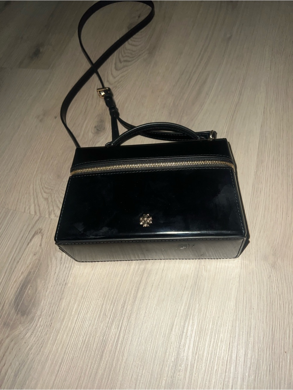 Tory Burch Emerson Smooth Vanity Black Top-Handle Box Bag - Picture 4 of 16